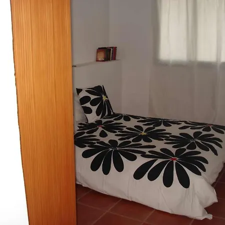 Sleeps 4 Wifi Villa
